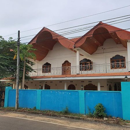 Hb Budget Rest Hotel Jaffna Exterior photo
