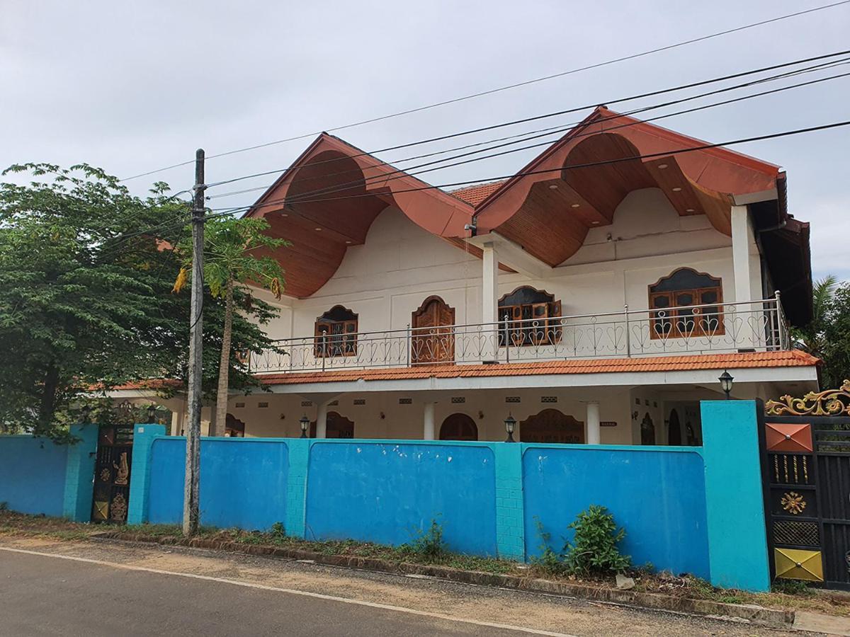 Hb Budget Rest Hotel Jaffna Exterior photo