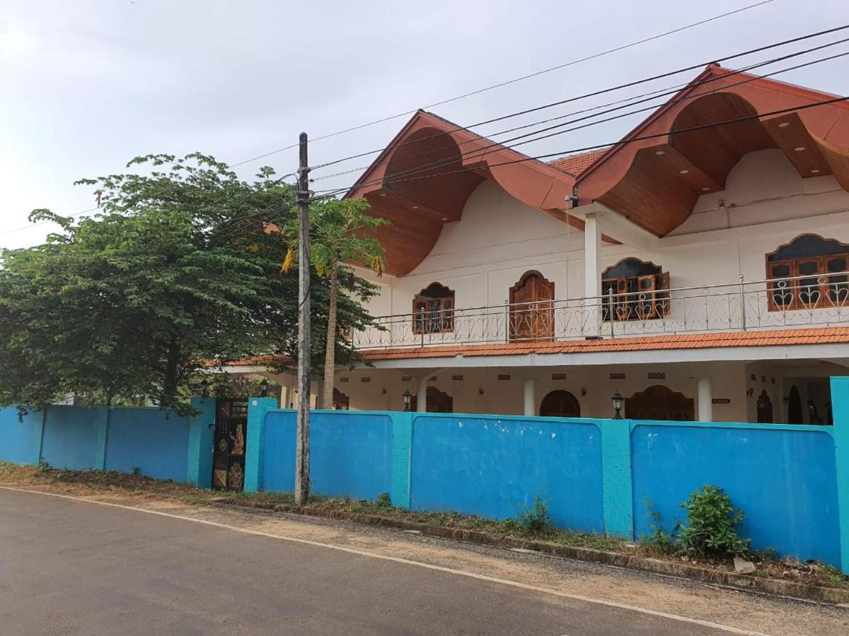 Hb Budget Rest Hotel Jaffna Exterior photo